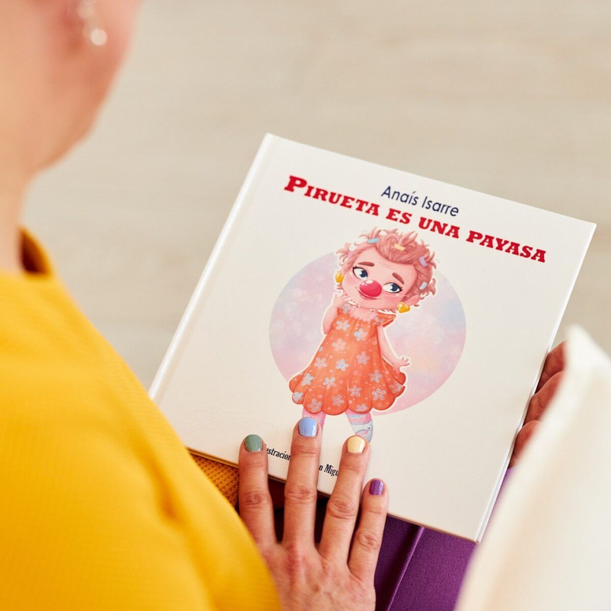 leyendo Pirueta es una payasa